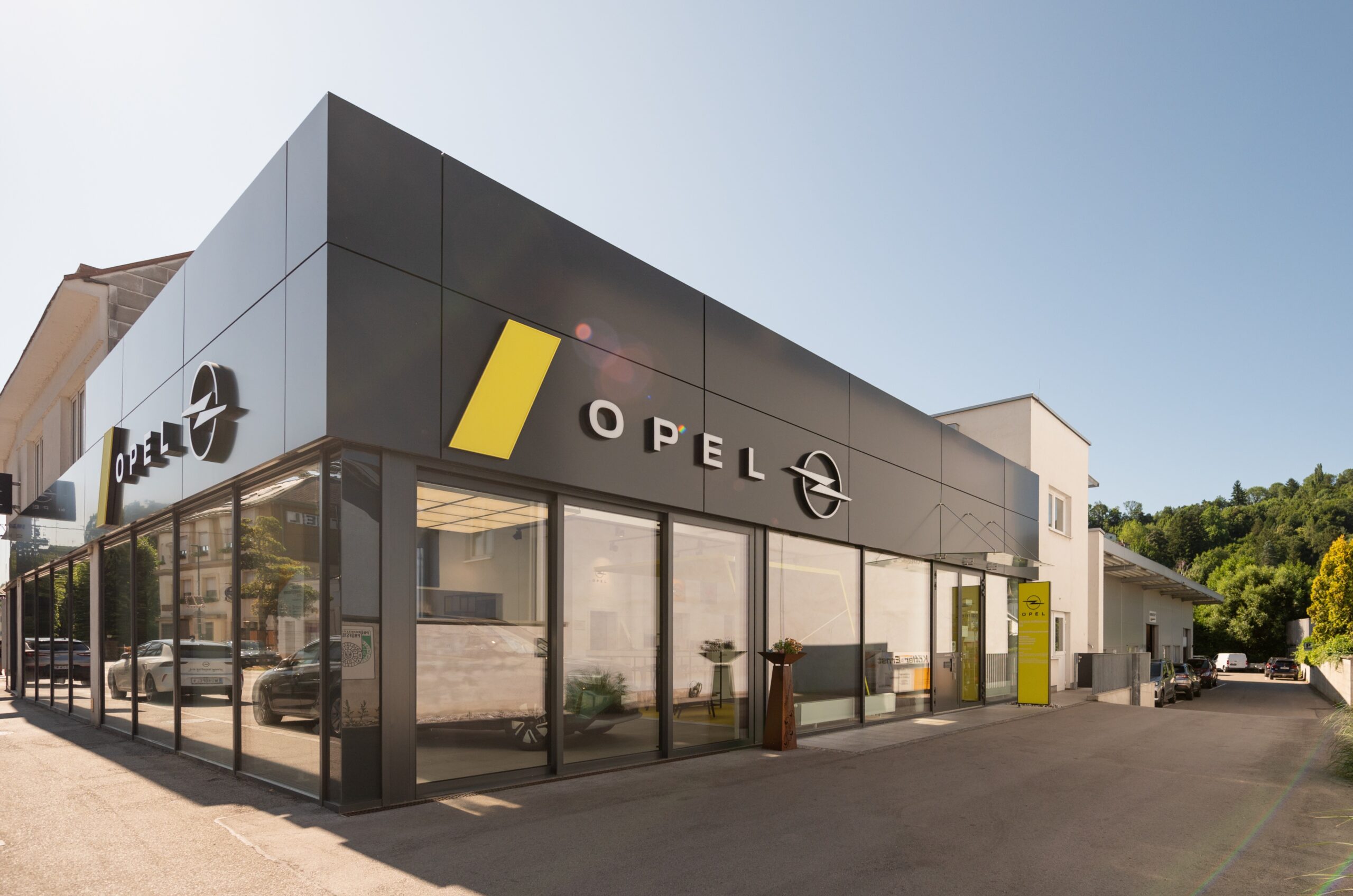 Front Opel und Suzuki Partner Autohaus Köfler &Ernst