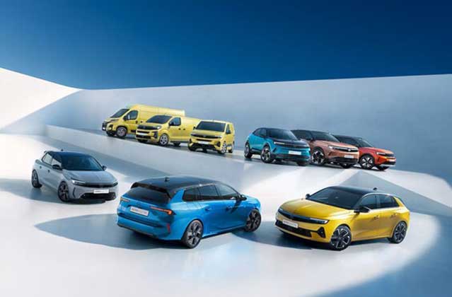 Lagerfahrzeuge-bei-Authaus-Köfler&Ernst